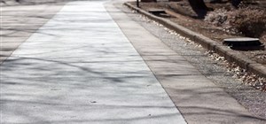 How The Pros Pour a Concrete Sidewalk