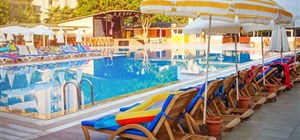 Concrete Pool Decks: Important Considerations For Hotels